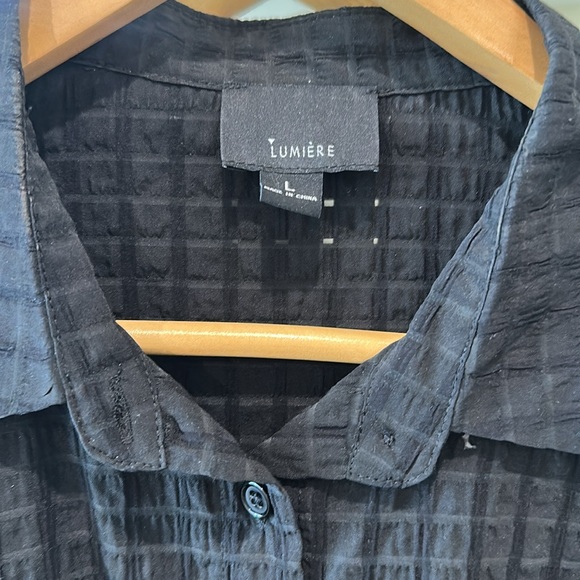 Cute button down - Picture 3 of 5